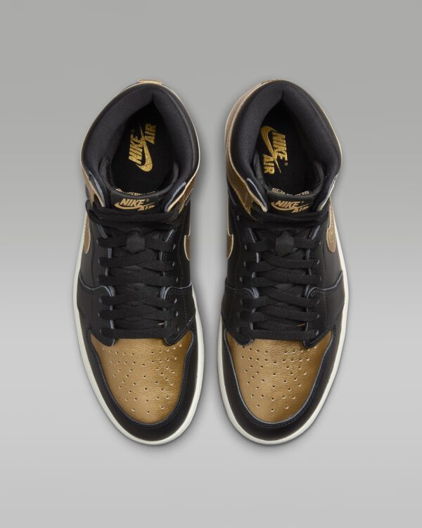 Nike's Air Jordan 1 Retro High OG "Midnight Navy" Men's Shoes