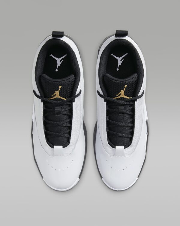 Jordan Max Aura 6