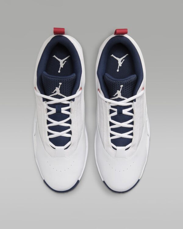 Jordan Max Aura 6