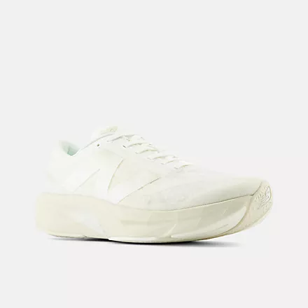 New Balance FuelCell Rebel v4